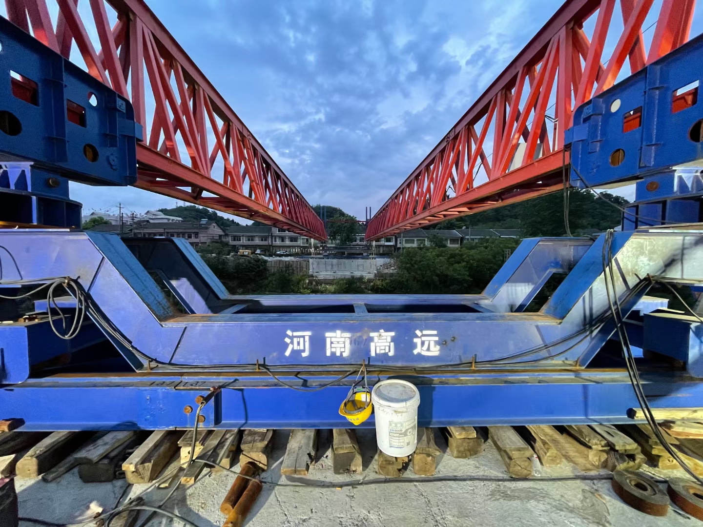 架橋機(jī)過孔時怎么才能保證安全性？